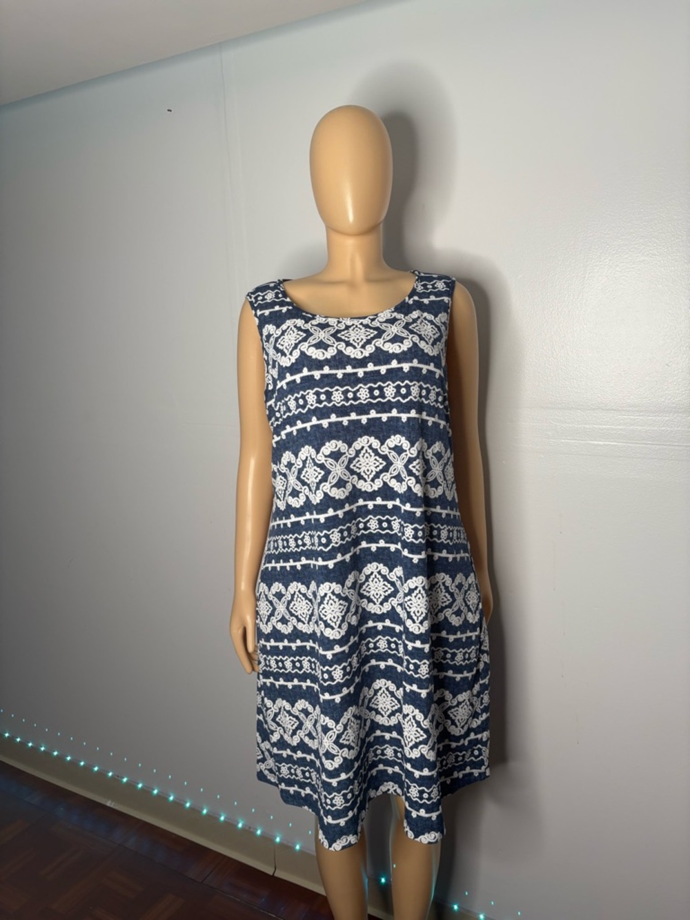 Ronni Nicole Navy and White Sleeveless Patterned Midi Dress